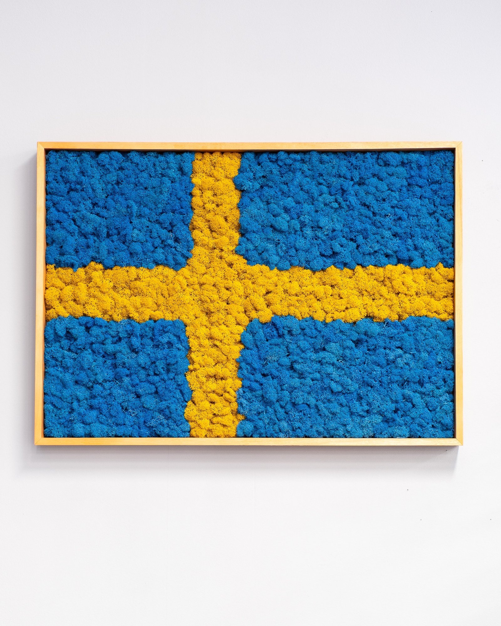 Mosstavla Sverige – Svensk flagga i renlav 2 Svensk flagga